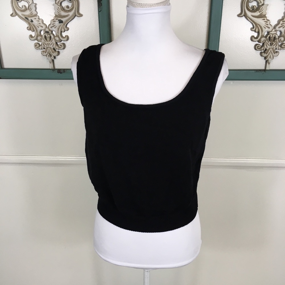 St, John Basics Black Cropped Tank  Medium